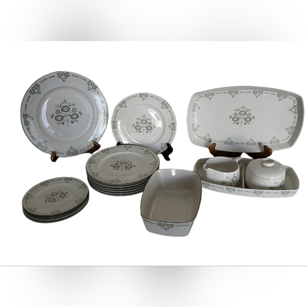 Franciscan Heritage Pattern Dinnerware‎ 18 Pieces Set Dinnerware